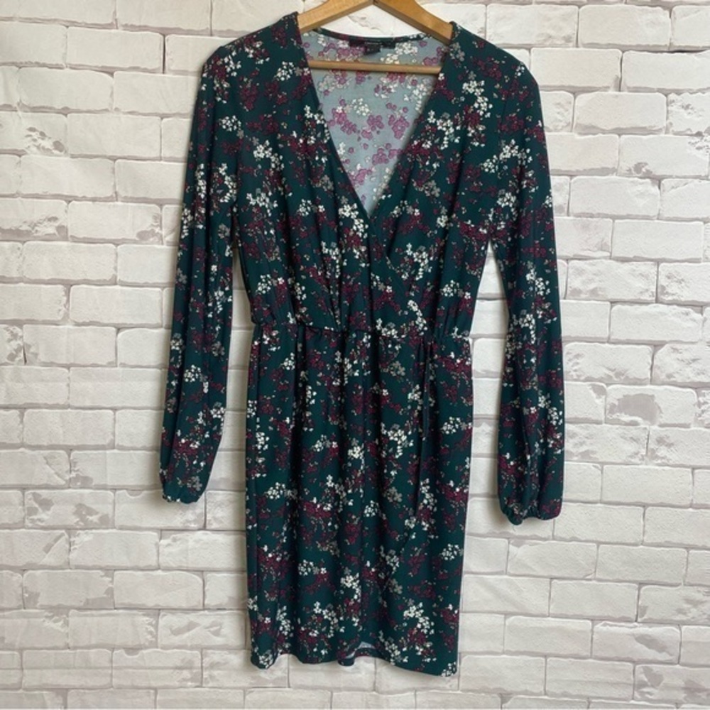 Forever 21 green floral v neck wrap dress cinched waist long sleeve small EUC